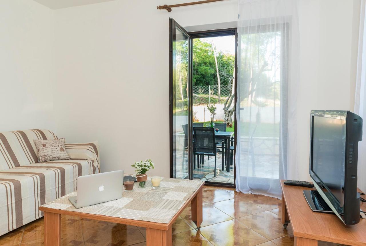 Apartments Vienna Zambratija  Δωμάτιο φωτογραφία